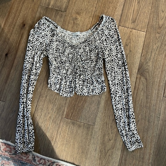 Urban Outfitters Tops - URBAN OUTFITTERS | Shaina Leopard Print Ruched Long Sleeve Crop Top, size large